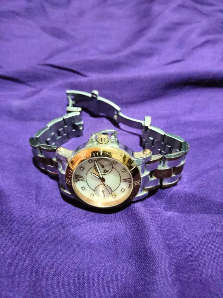 Jam tangan Cewek Guess Rantai