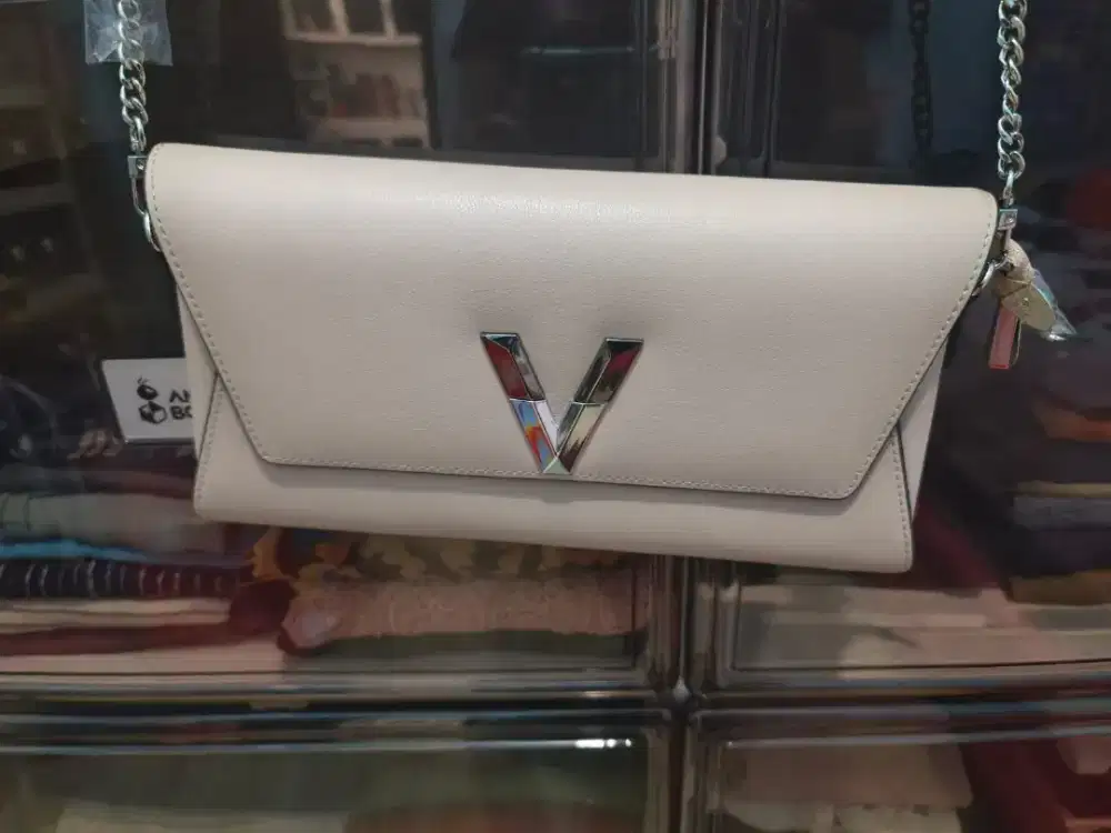Tas dompet clutch Bekas pemakaian pribadi
