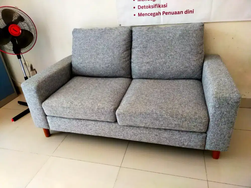 Sofa 2 Seater Nyaman Kondisi Mulus