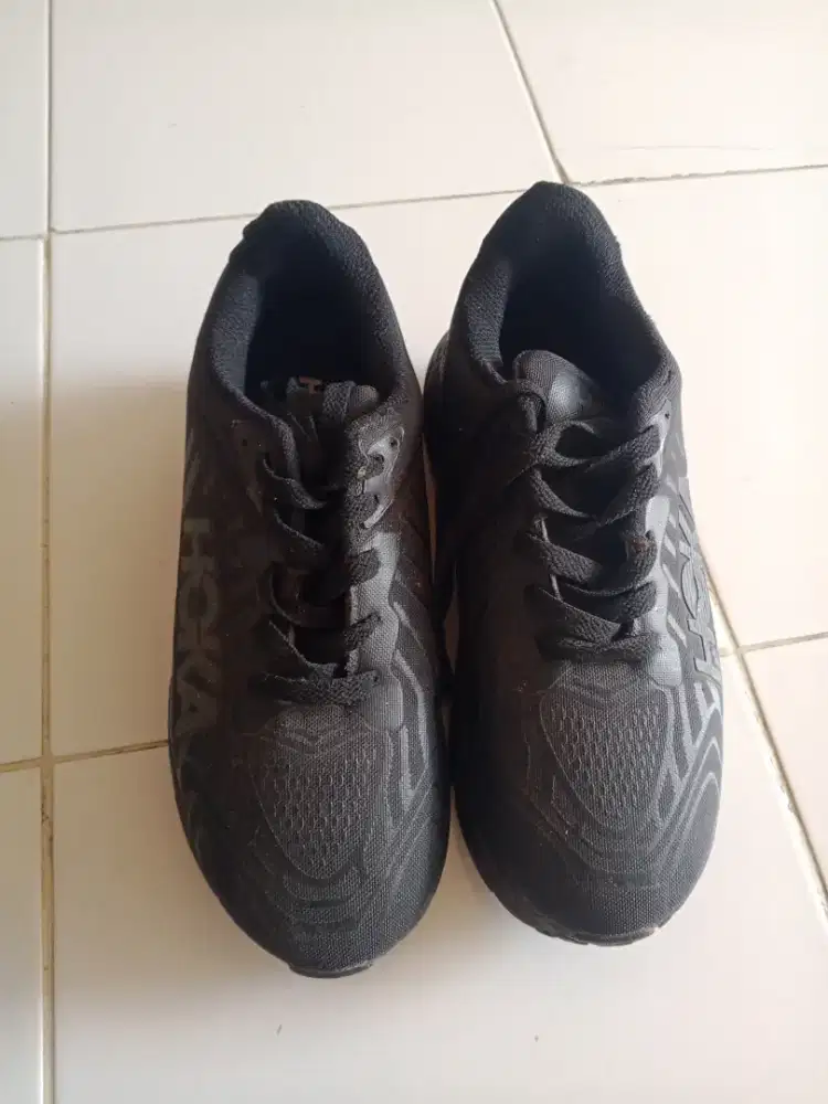 Jual sepatu lari