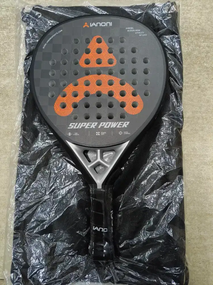 Raket padel ianoni 18k karbon