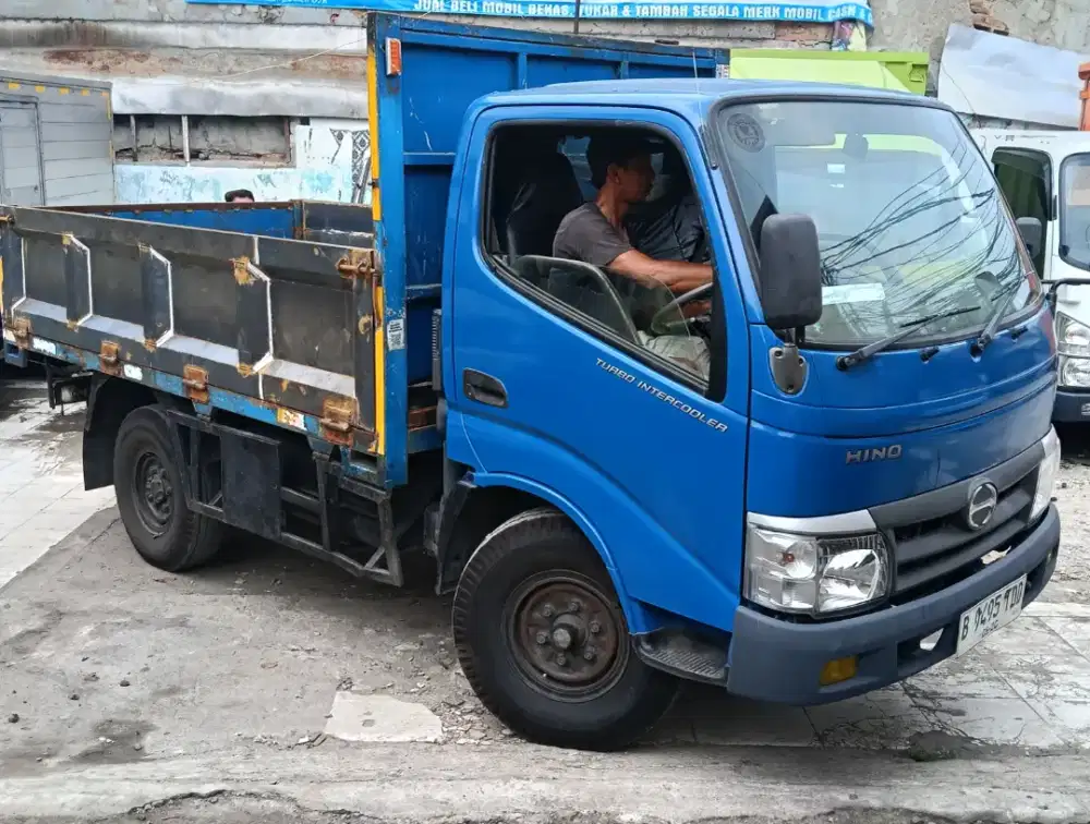 Hino Dutro 110SD engkel std bak 2015
