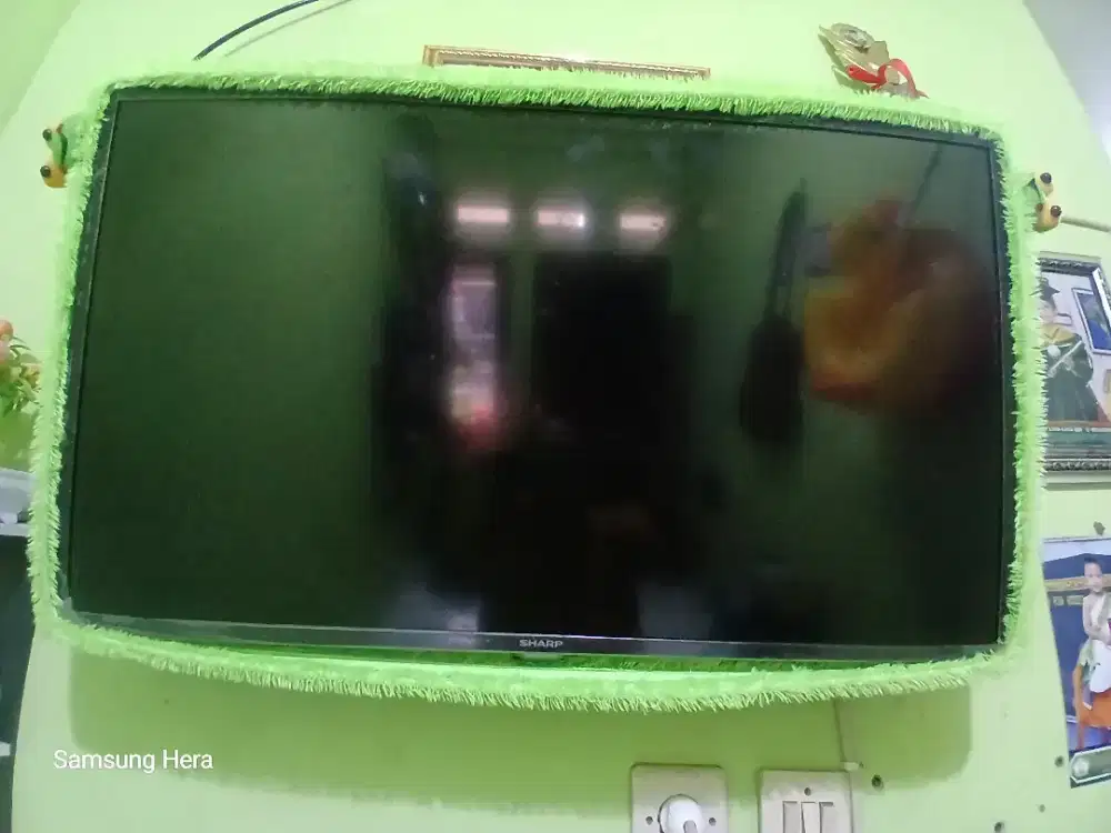 Tv sharp 32in bekas