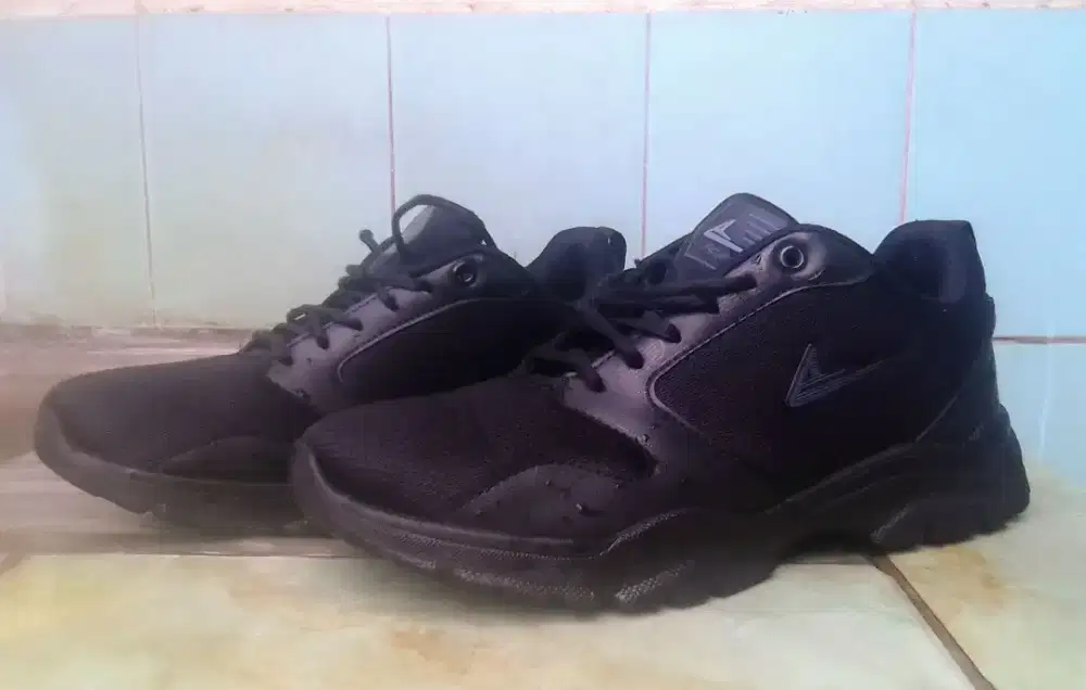 Sepatu Sekolah/Kerja Pro ATT No.42 Baru 2 Bulan Pakai 99% Mulus