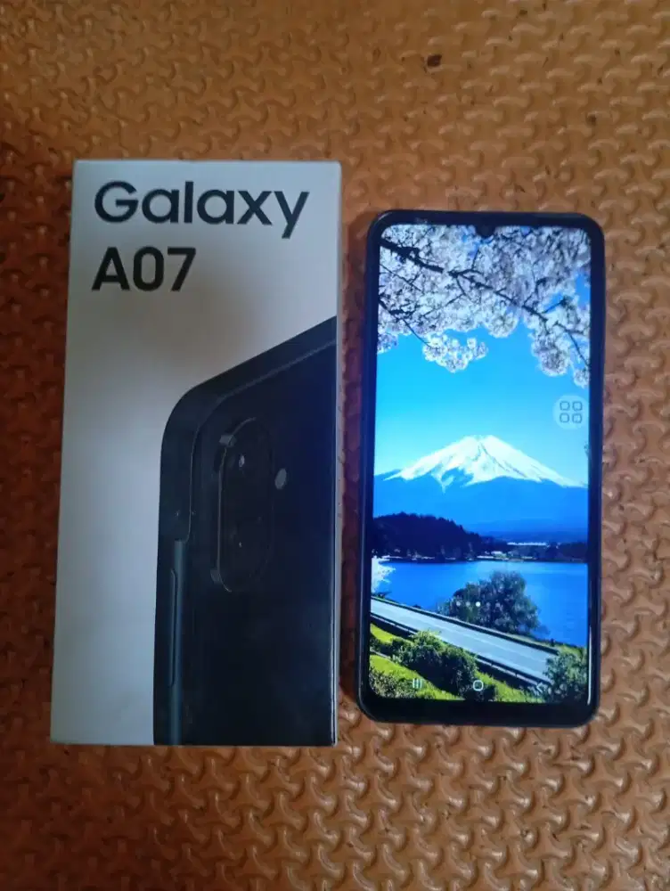 Dijual hp samsung a07,kondisi masih bagus baru 6 bulan dipakai