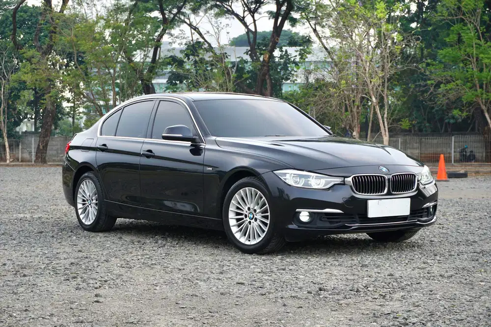 FACELIFT LCI ! HOT ITEMS ! BMW 320i F30 Luxury B48 2018 / 2019