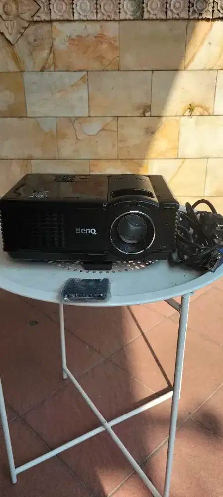 DIJUAL PROYEKTOR BENQ MP512 – SIAP PAKAI