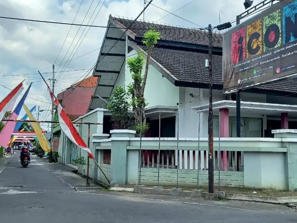 Rumah Luas Dijual Di Tengah Kota Jl Sutowijoyo Penumping Laweyam