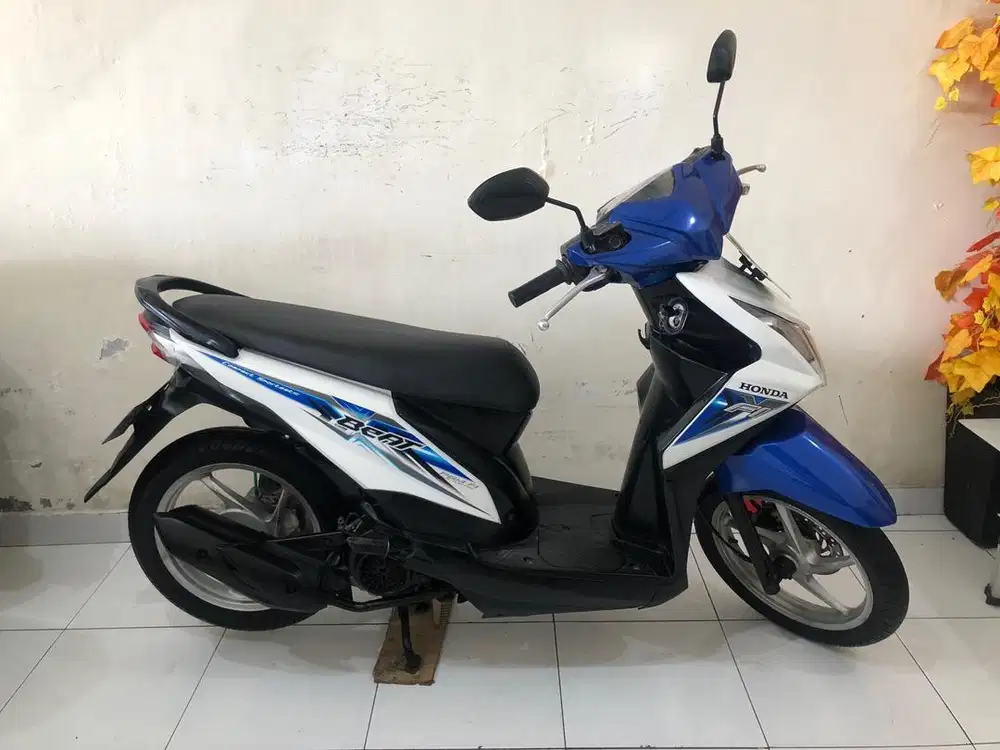 Honda Beat ESp Th.2015 putih biru!!
