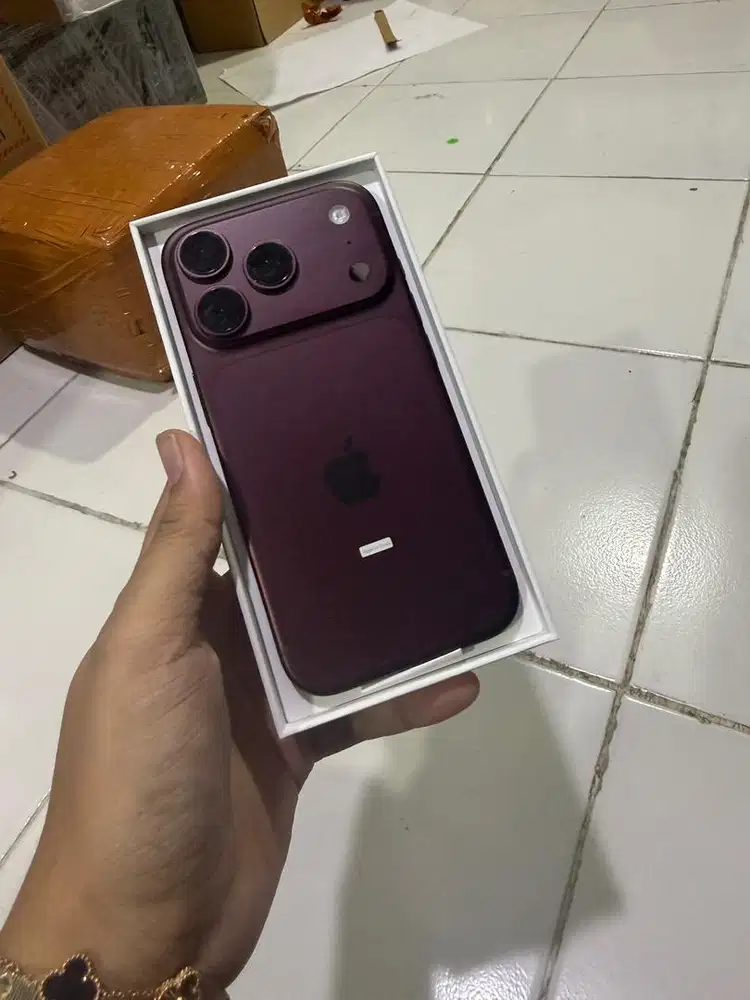 Iphone 18 pro 512 burgundy