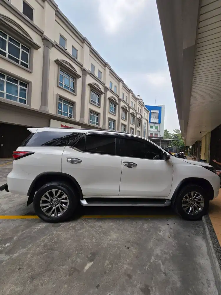 Toyota Fortuner VRZ2.8 Diesel AT 2022-Tangan Pertama, Putih & Istimewa