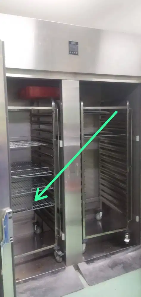 UPRIGHT FREEZER GEA