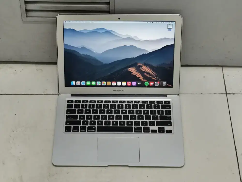 MacBook air 2017 intel core i5 ram 8 gb ssd 128 gb