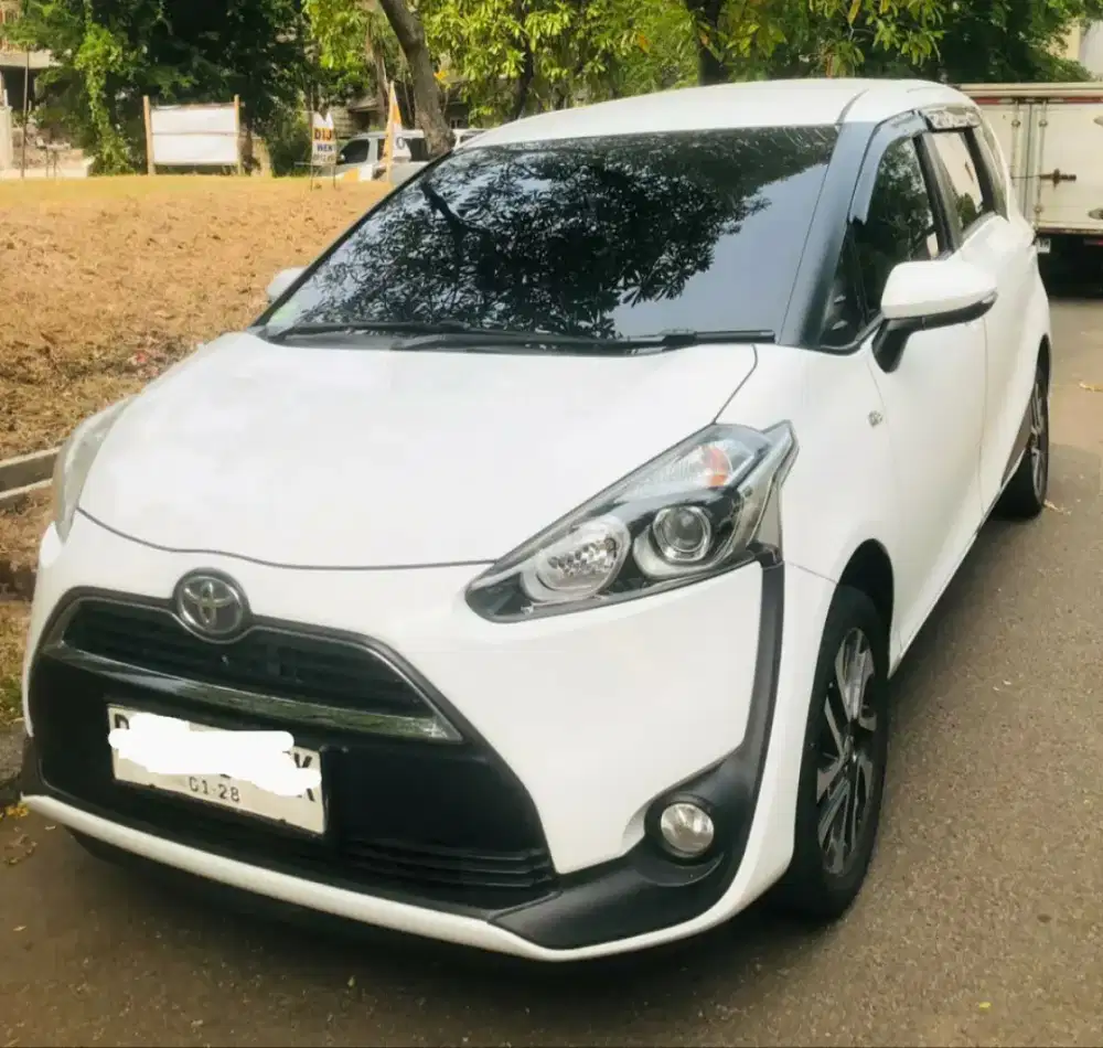 Toyota Sienta V CVT 2018