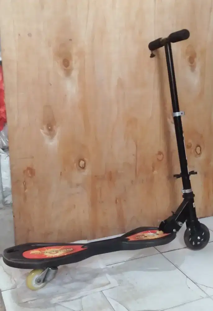 Scooter,skuter unik.langka.di goyang kaki jalan.