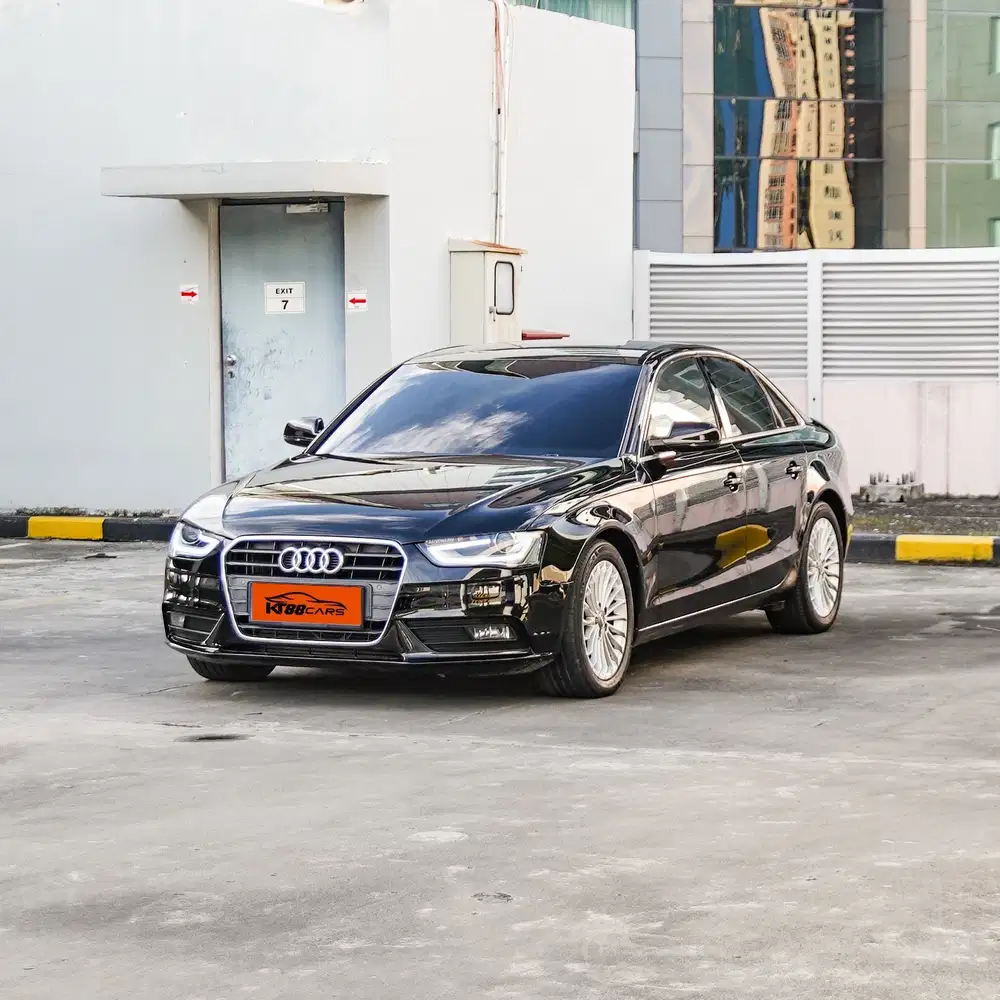 Audi A4 1.8 AT Facelift 2012 Hitam