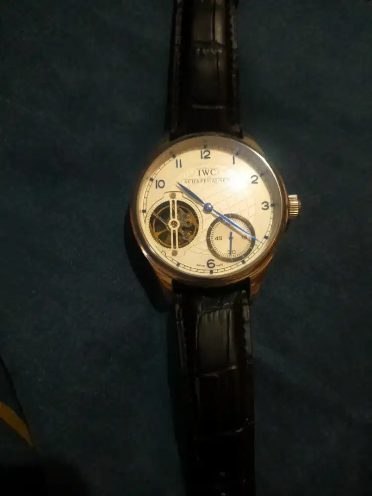Di jual jam tangan merek IWC