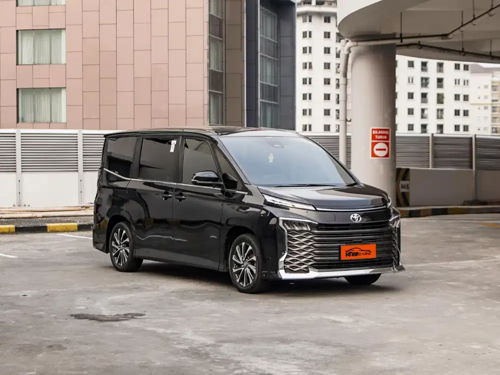Toyota Voxy Tss AT 
Th 2025