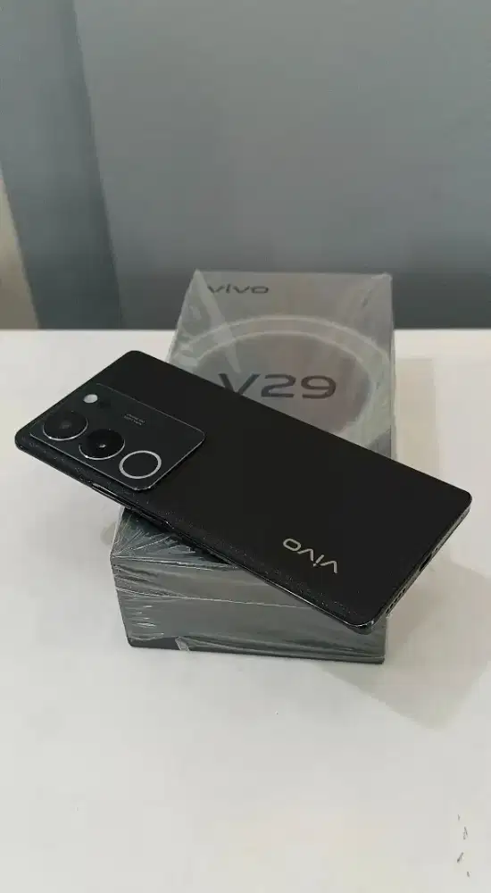 Vivo V29 8/256 5G,fulset,no minus,seken seperti baru,belum bongkar,NFC