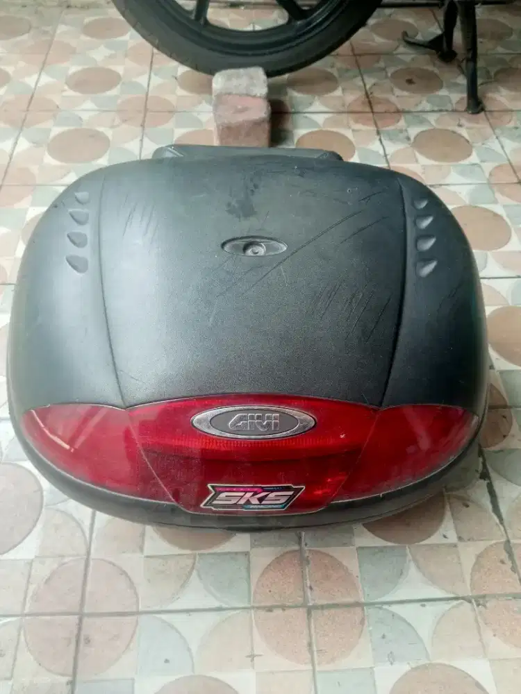 Box motor merk GIVI