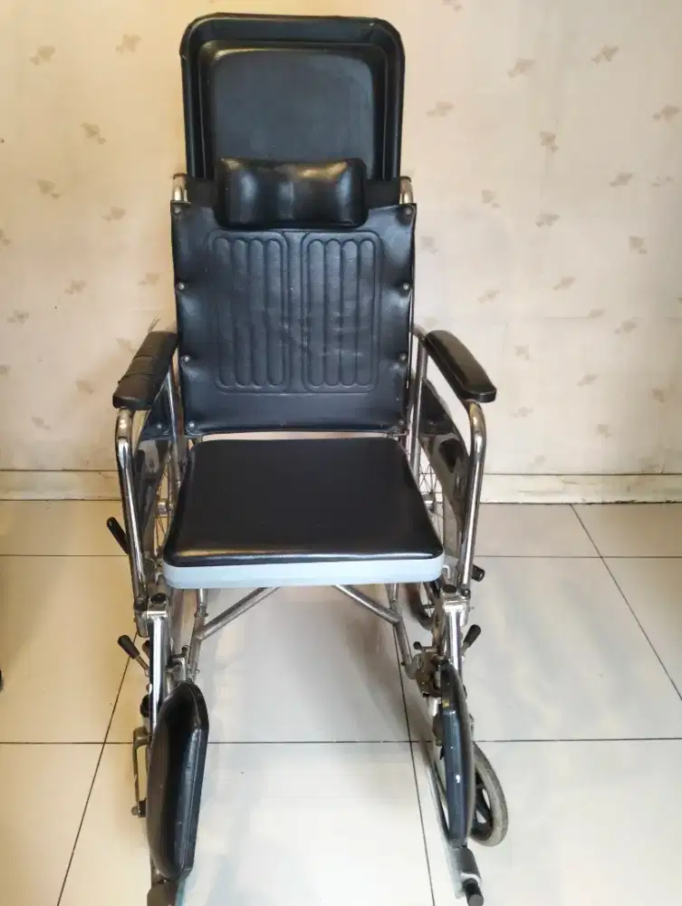 Kursi Roda Anti Kempes Kokoh