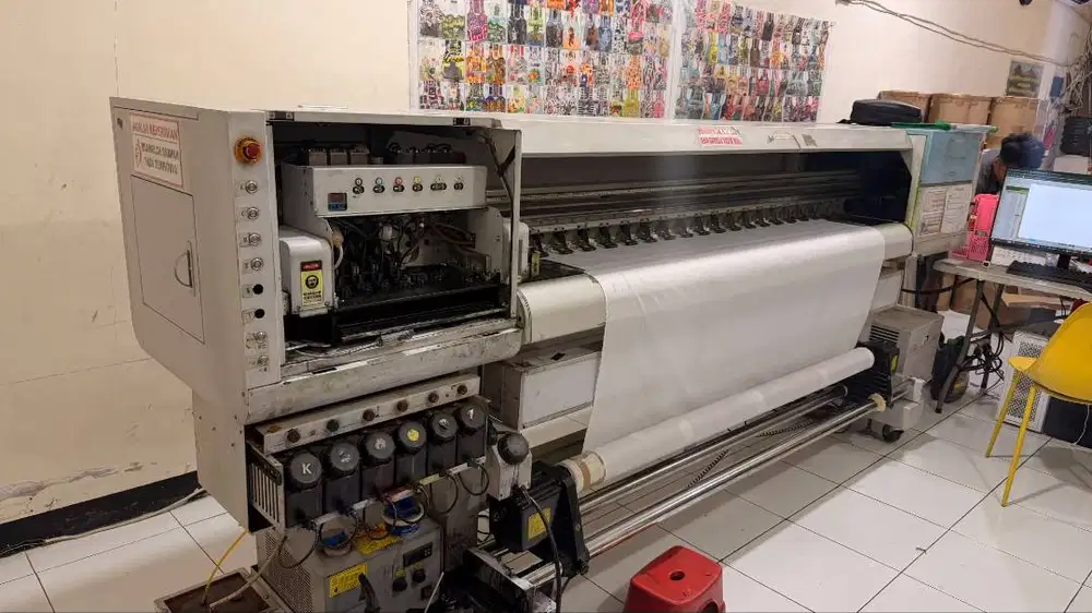 DIJUAL MESIN PRINTER UV 4 HEAD BEKAS RASA BARU