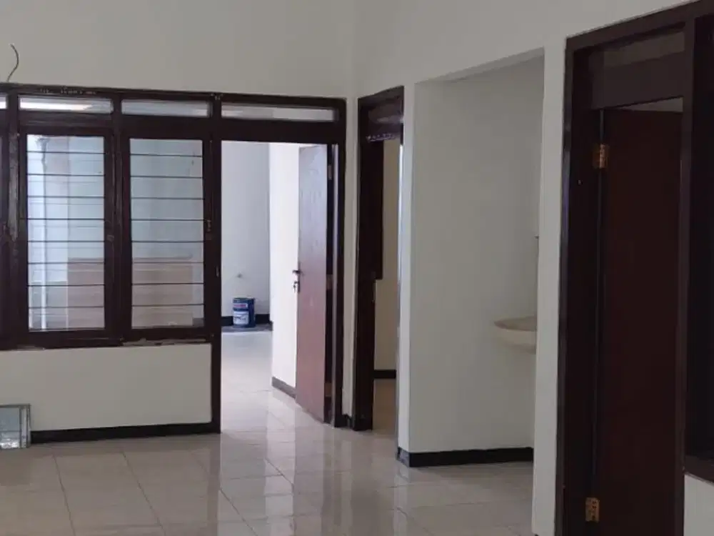 *DIJUAL MURAH !* *Rumah Bratang Binangun* Ukuran 8x20, Luas 160 m² Dekat Jalan Raya