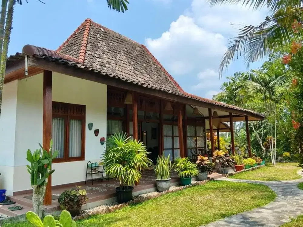 Rumah Villa Luas dan Nyaman Kawasan Palagan Sleman.