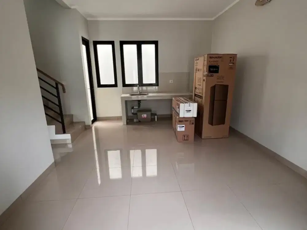 Rumah Siap Huni di Crown Gading Bekasi, LT 66m, 2+1 KT, Harga 46 JT/Tahun