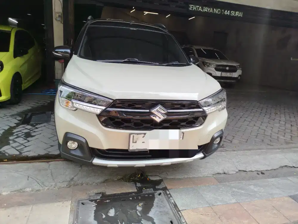 Suzuki XL 7 Alpha two tone hybrid matic 2023
