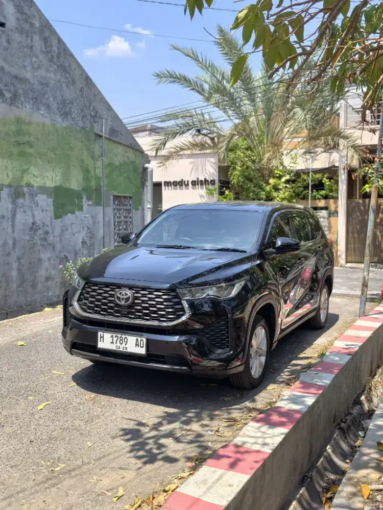 Innova Zenix V cvt 2023 Like New