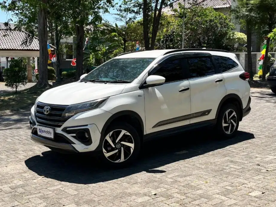 Low KM Toyota Rush 1.5 S Bensin-AT 2021 Putih BBRX