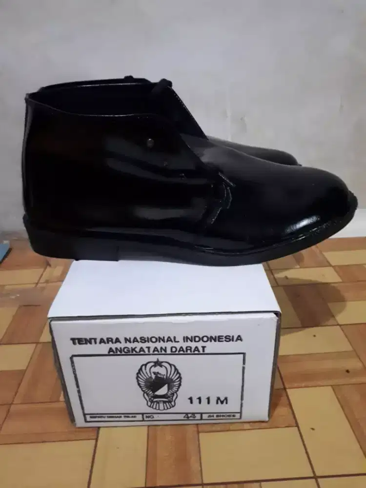 Sepatu PDH Satpam