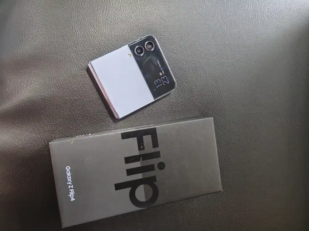 Samsung Galaxy Z Flip 4 8/512GB SEIN Fullset.