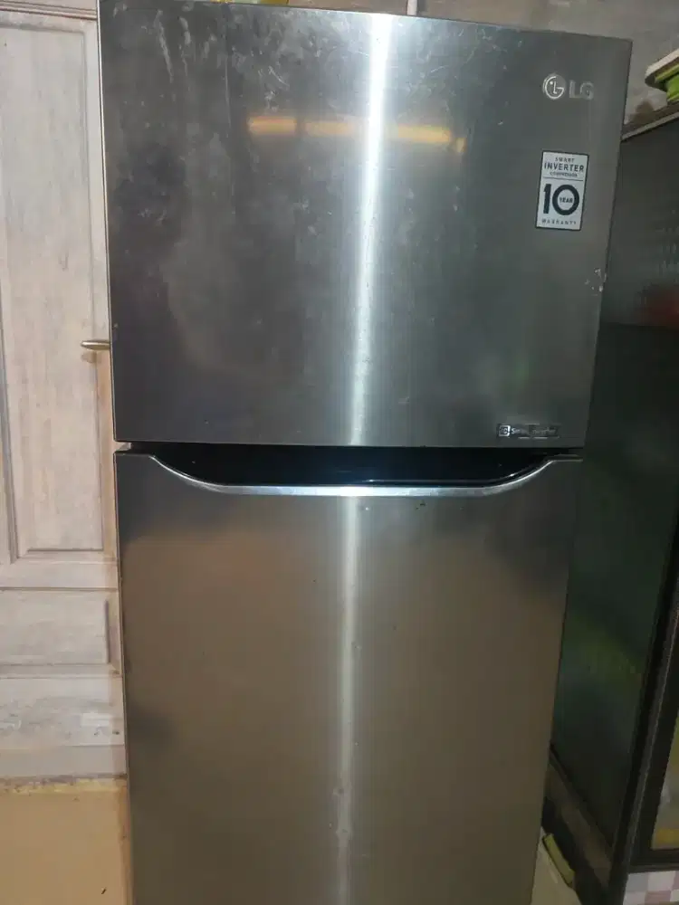 Kulkas 2 pintu LG smart inverter