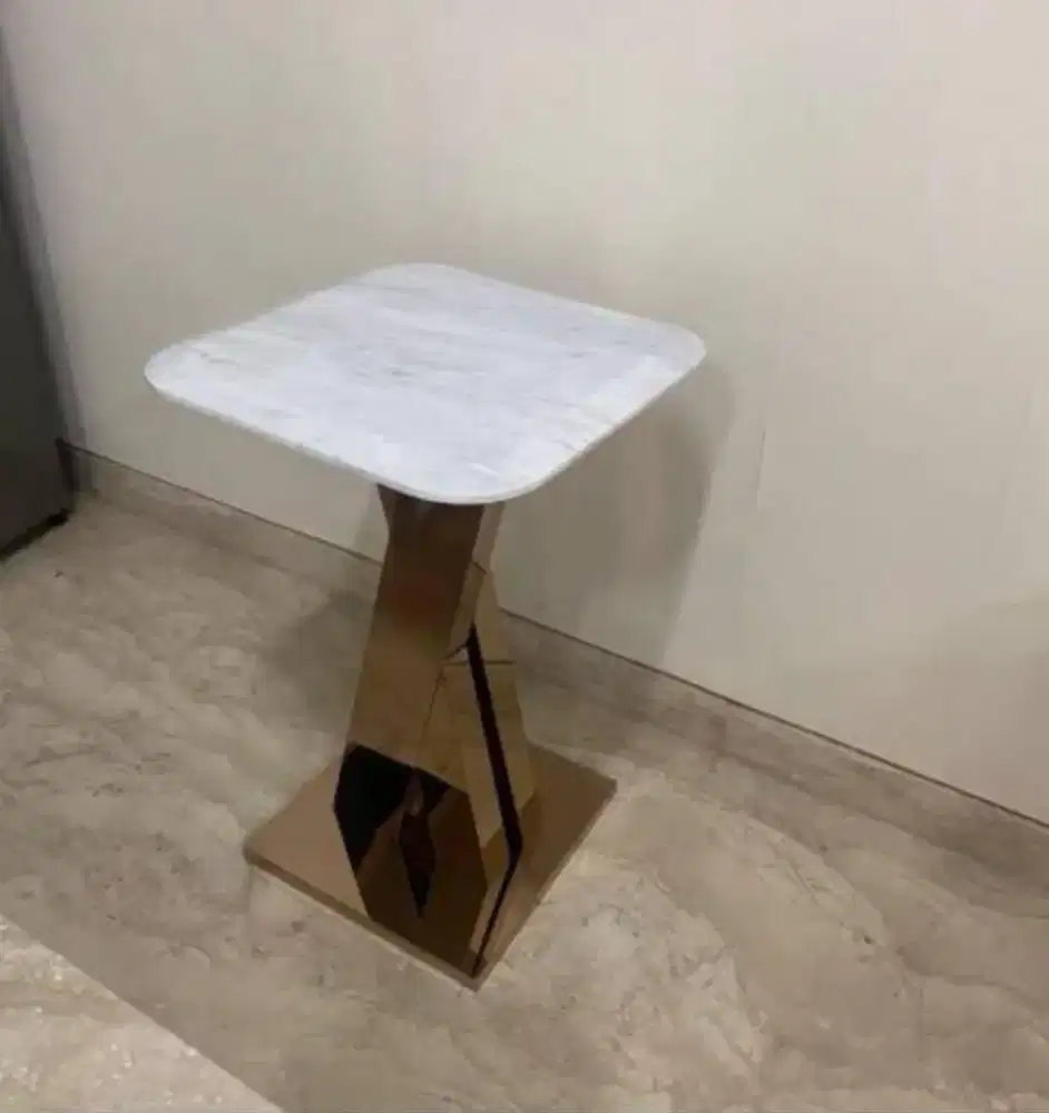 Meja Hias Side Table Marmer dari Hamparan Stone