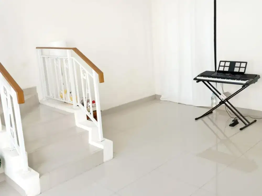 Disewakan Rumah Siap Huni Plus AC Cluster Laseine, Jakarta Garden City, Jakarta Timur, 019