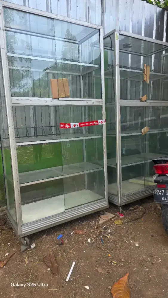 Etalase bekas berkwalitas