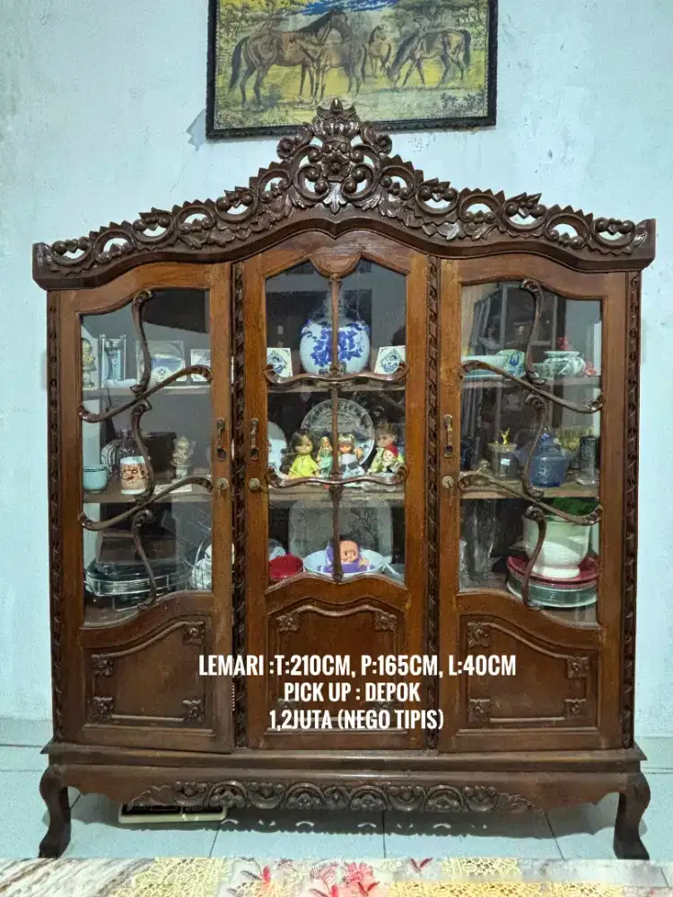 Lemari Ukir Ukiran Hias Kayu Jati