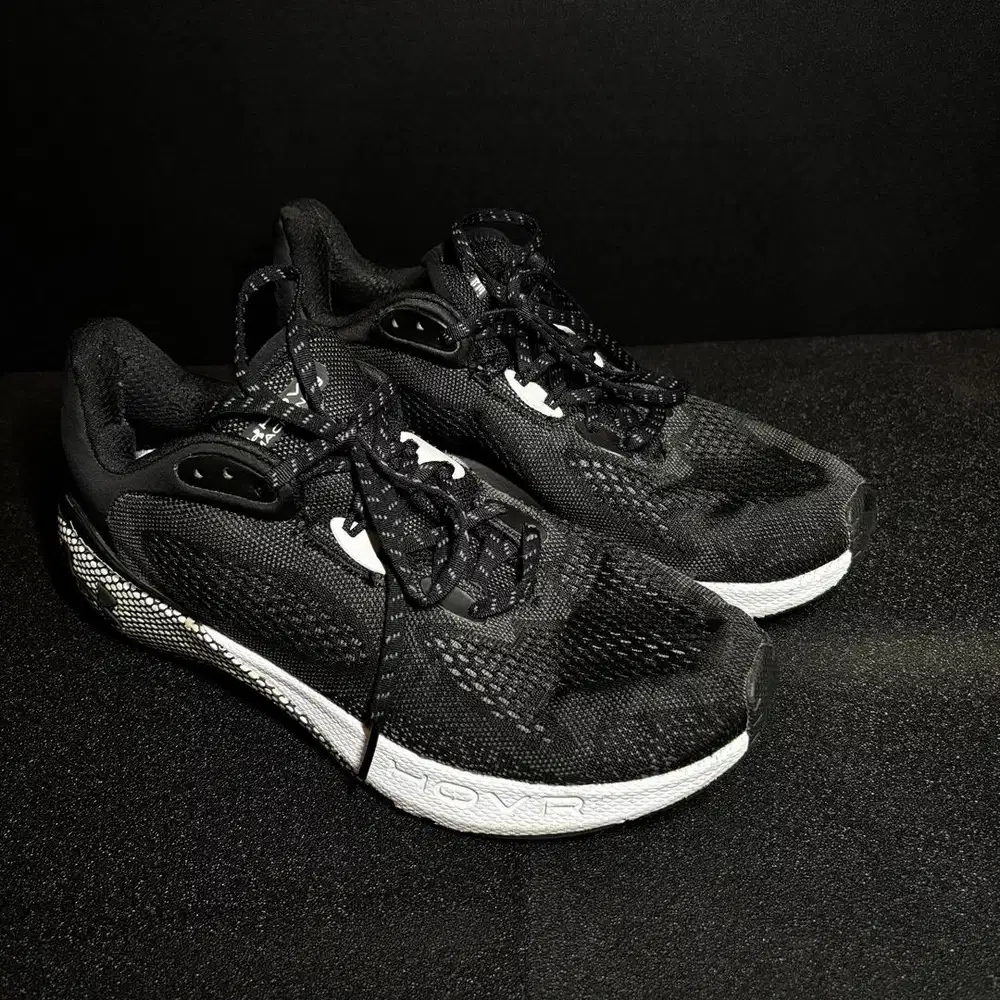 Sepatu mantan under amour