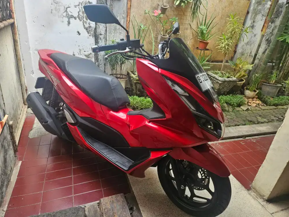 Honda Pcx 160 Merah 2023 Istimewa.