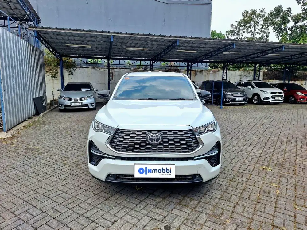 Toyota Kijang Innova 2.0 Zenix V CVT Bensin-AT 2023