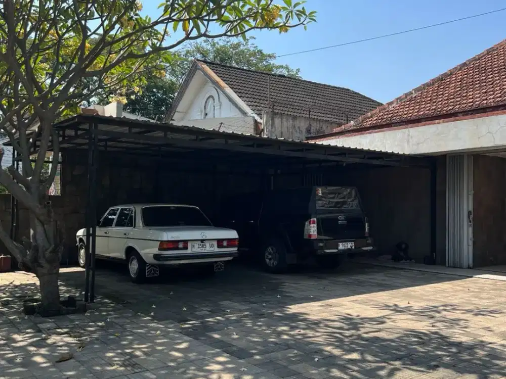 Rumah di Dr Cipto Semarang Timur