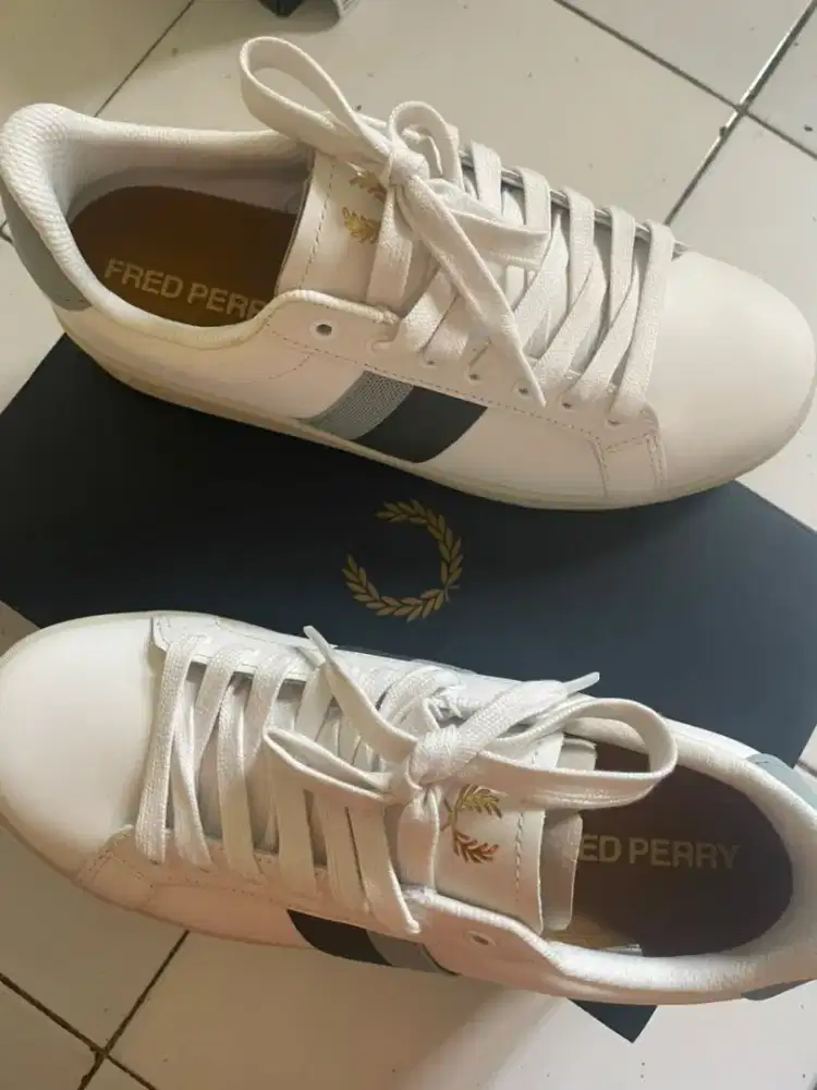 Separu Fred Perry