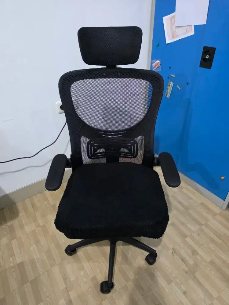 Kursi kantor belajat roda putar