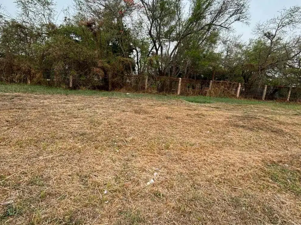 Dijual tanah kavling Modernland Tangerang 20 x 20 m2 view golf hadap timur di boulevard Ayo survey!! Ppjb. Harga per meter!! Ayo nego yuk!!