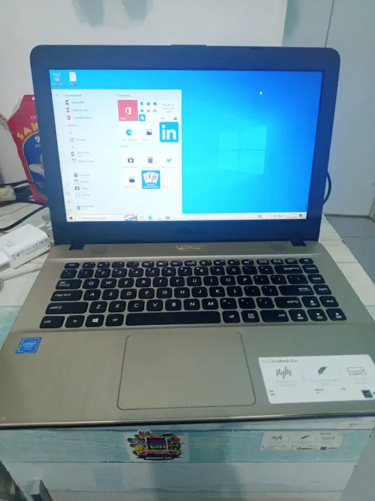 Laptop Asus X441M Ram 4gb/500GB. Murah