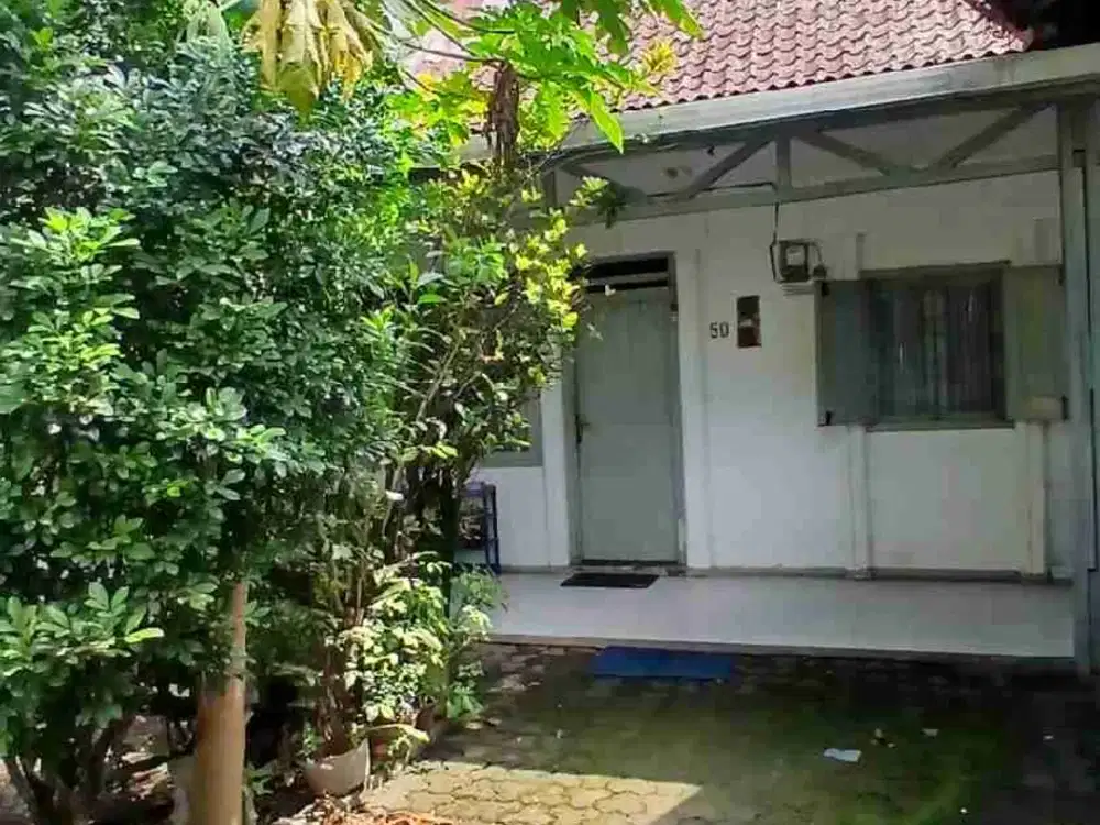 Rumah strategis luas dan terawat di sayap Pajajaran kota Bandung