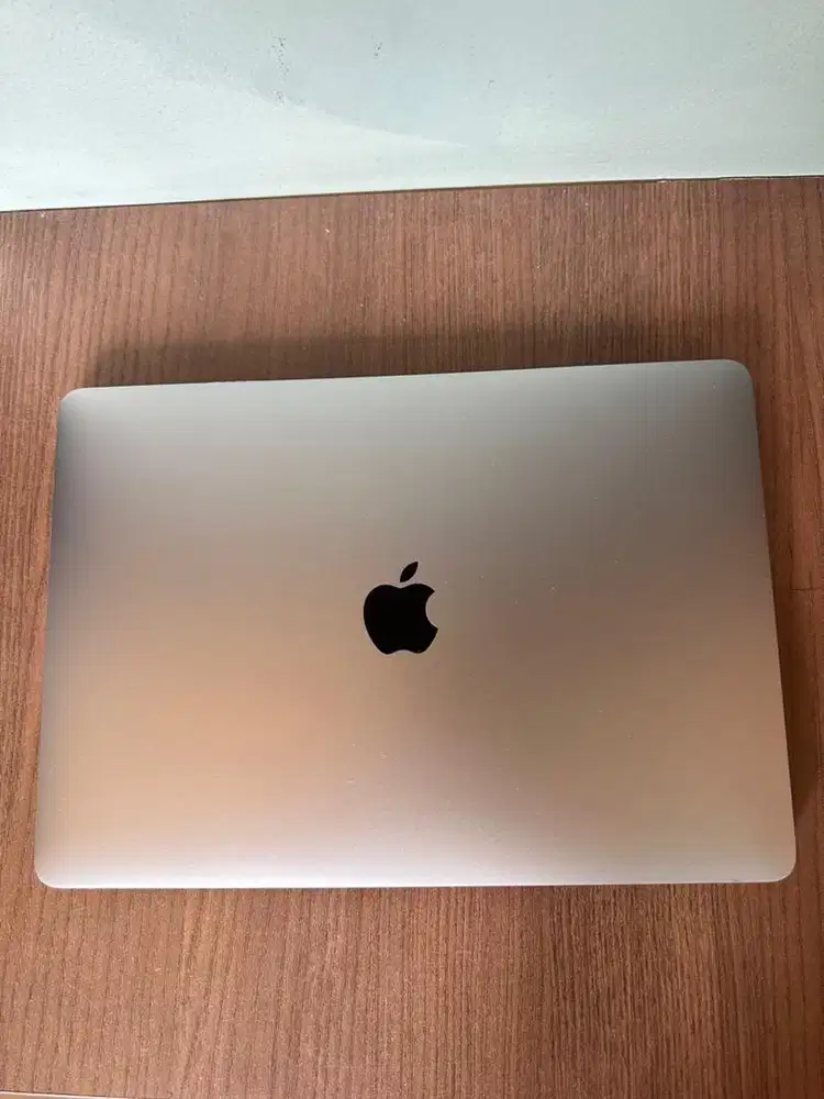 Macbook Air M1 8/256 Ibox