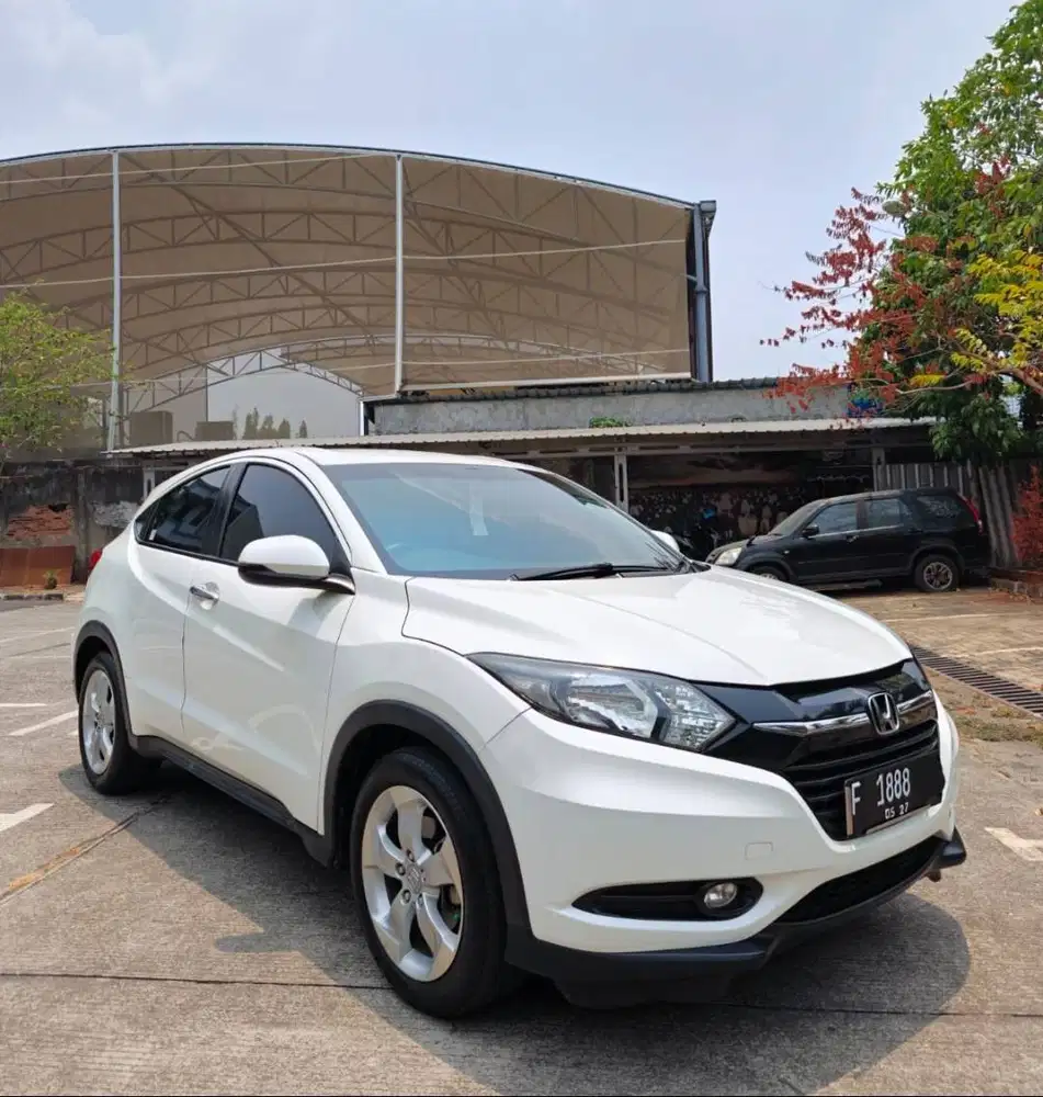 HR-V 1.5 E A/T Tangan 1 HARGA CASH !